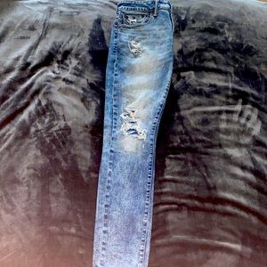 Ripped-style AMERICAN EAGLE Jeans